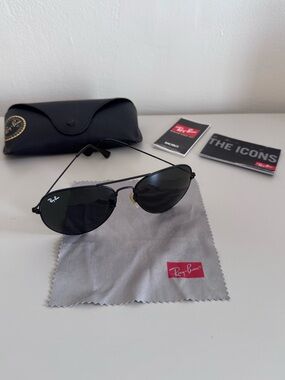 Ray-Ban Black Metal Aviator Sunglasses